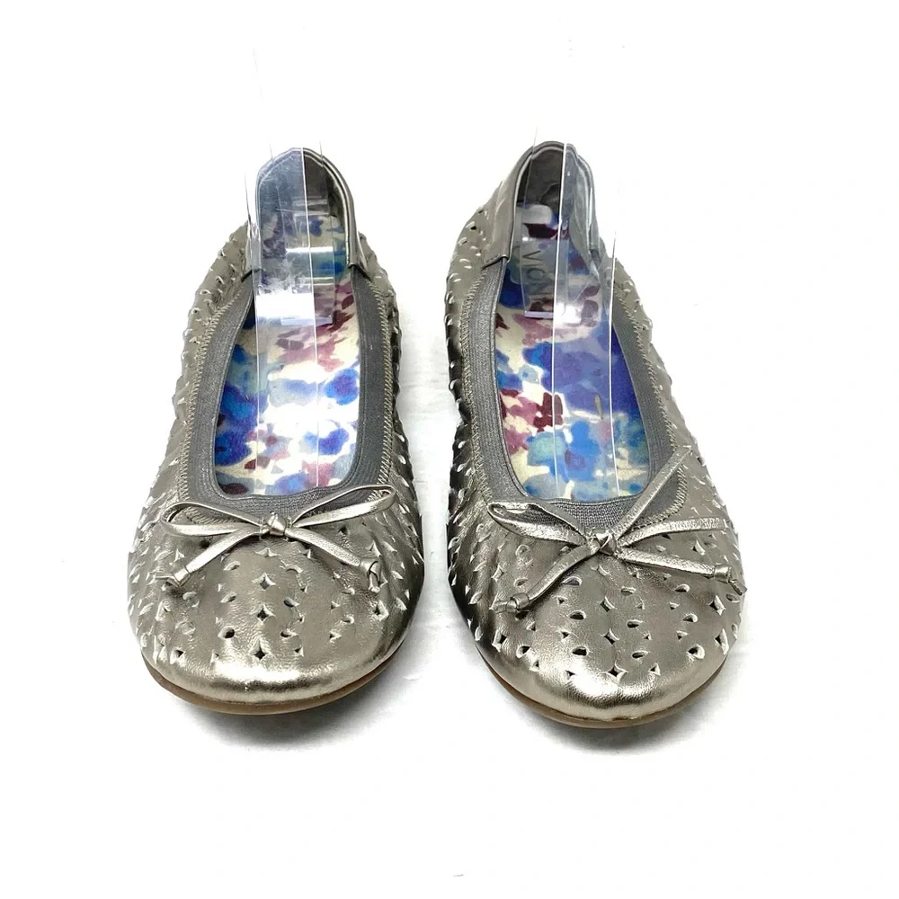 Vionic Flats - Picture 2 of 7